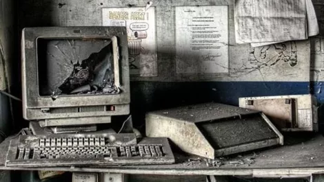 5 cool diy projects for reusing your old computer keyboards